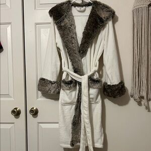 NWOT Pottery Barn Faux Fur Ombre robe size S